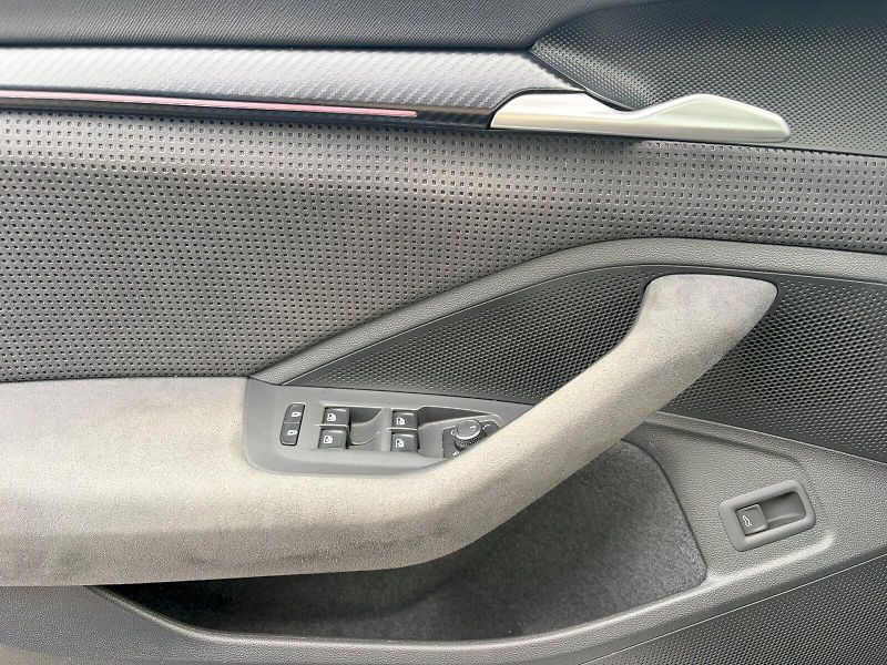Škoda Superb (2025) DSG 2.0 TDI / 110kW / SPORTLIN - fotka 15 z 35