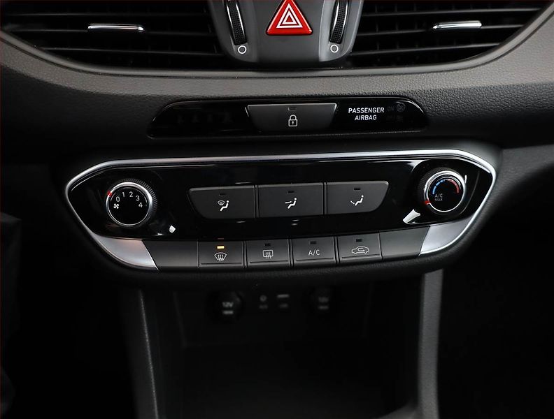 Hyundai i30 (2020) 1.4 T-GDI, Serv.kniha - fotka 11 z 19
