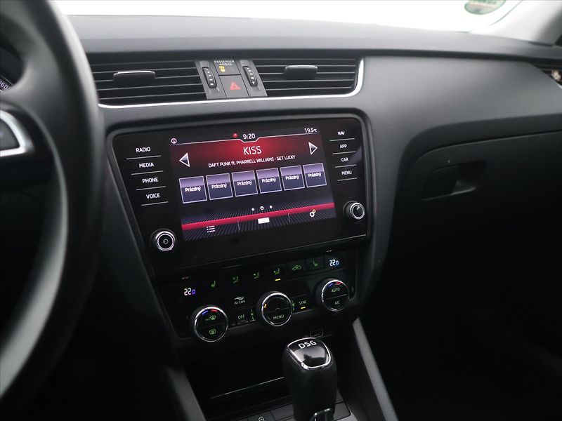 Škoda Octavia 1,5 TSI 110kW DSG Style LED - fotka 17 z 29