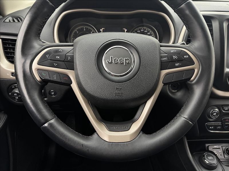 Jeep Cherokee 2,0 103kW 4X4 AC NAVI SENZORY - fotka 9 z 41