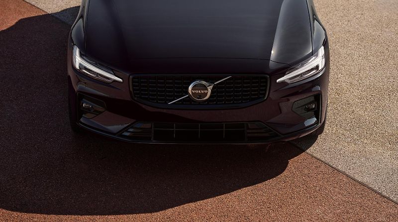 Volvo V60 (2026) B4 PLUS DARK AUT - fotka 10 z 19