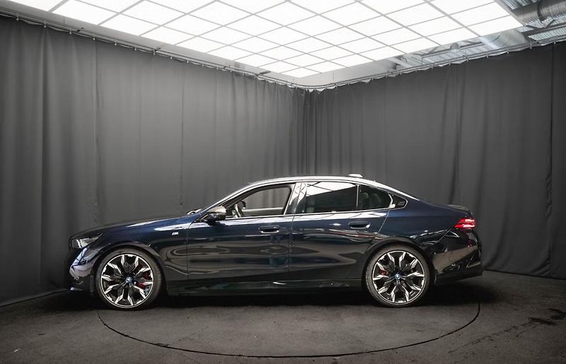 BMW i5 M60 xDrive M SoH 97% 360k Pano - fotka 9 z 27