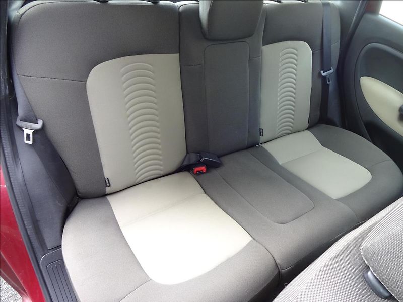 Fiat Linea 1,4i 57kW - fotka 25 z 40