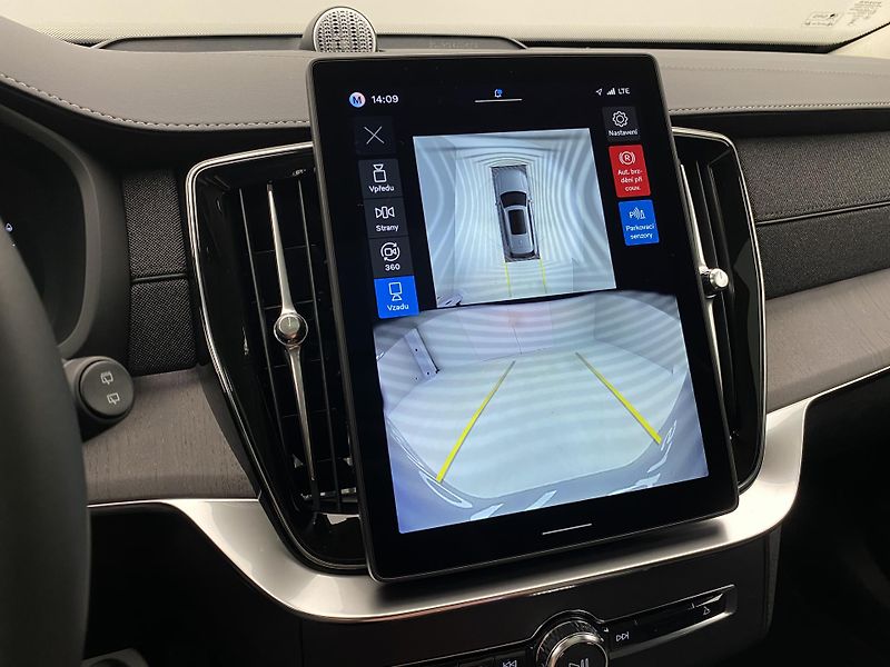 Volvo XC90 (2026) T8 AWD RECHARGE DARK ULTRA - fotka 69 z 76