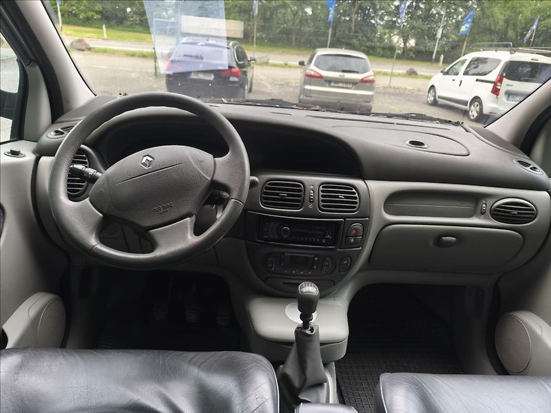 Renault Mégane 1,6 i  Scenic - fotka 6 z 7
