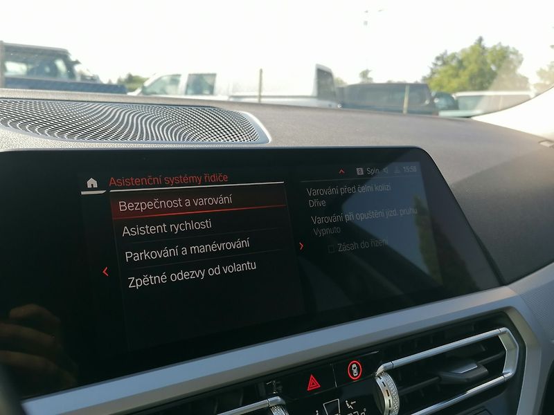 BMW Řada 3 (2022) 2.0 318D A/T Kůže - fotka 20 z 34