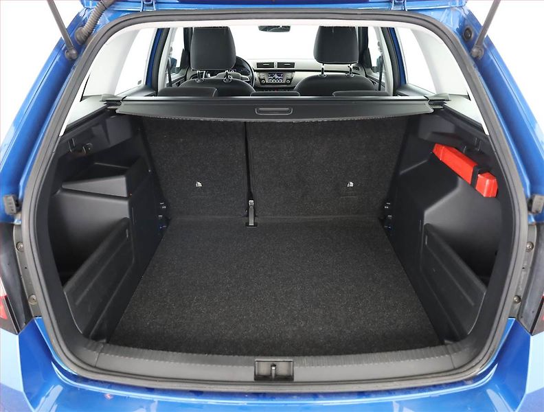 Škoda Fabia (2018) Style 1.0 TSI, Park. senzory - fotka 11 z 18