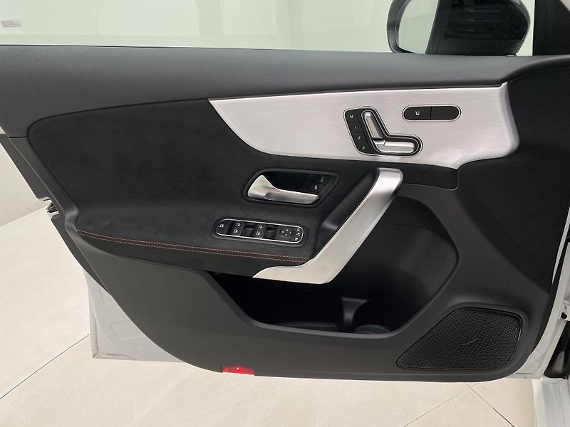 Mercedes-Benz Třídy A A200 AMG 120kW AUT - fotka 7 z 51