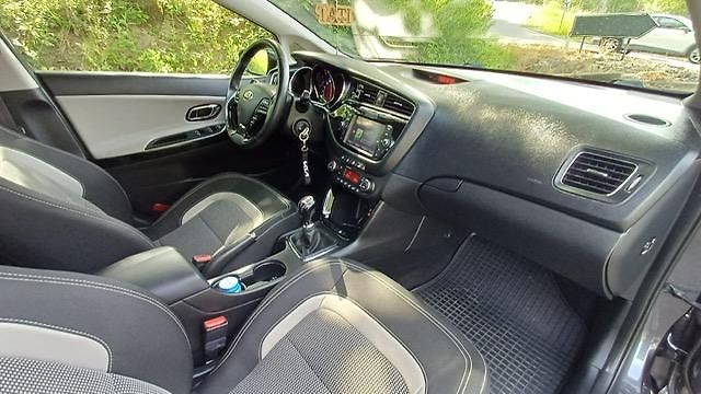 Kia Ceed SW (2017) - fotka 8 z 23