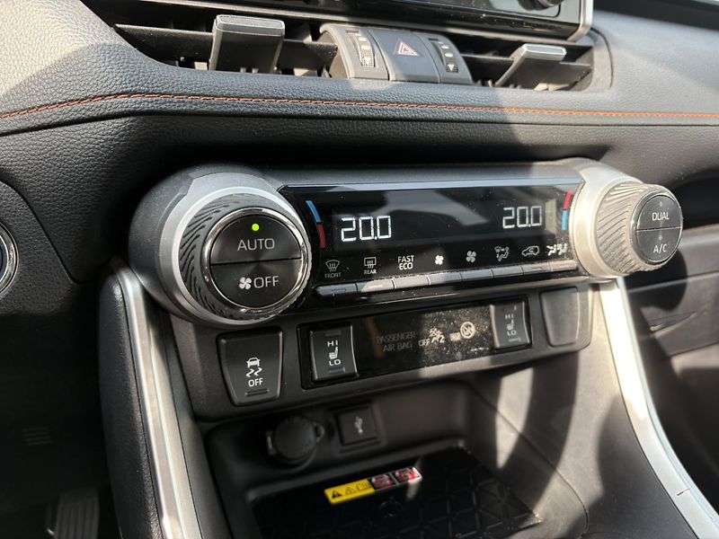 Toyota RAV4 2.5 HSD e-CVT AWD Adventure - fotka 18 z 22
