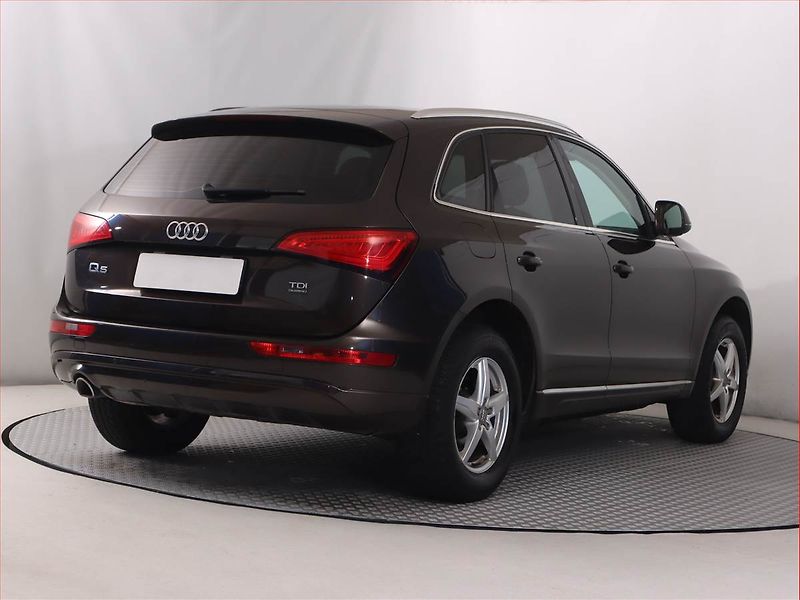 Audi Q5 (2012) design 2.0 TDI, 4X4, Automat - fotka 5 z 19