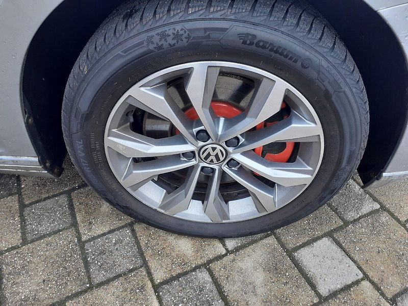 Volkswagen Passat Variant (2015) 2.0 TDi 176 Kw 4x4 DSG - fotka 26 z 47