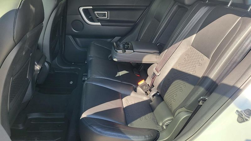 Land Rover Discovery Sport (2018) 2,0 SE TD4 AT 150k - fotka 29 z 32