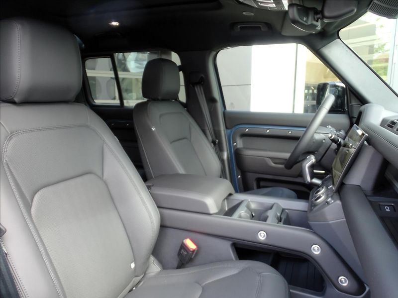 Land Rover Defender (2026) 110 D250 X-DYNAMIC SE - fotka 25 z 26