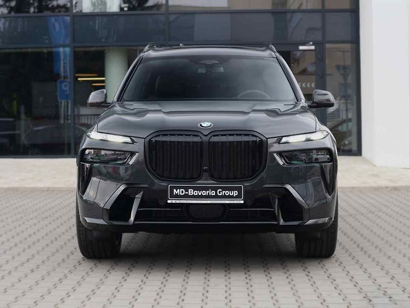 BMW X7 - fotka 2 z 10