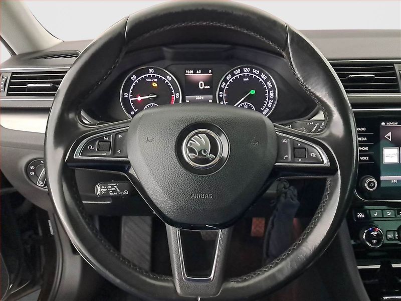 Škoda Superb (2017) 2.0 TDI, Automat, Navi - fotka 18 z 21