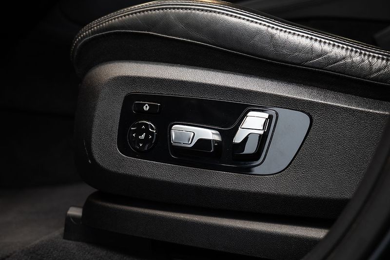 BMW X6 M50i HAXER/HarmanKardon/360 - fotka 9 z 25