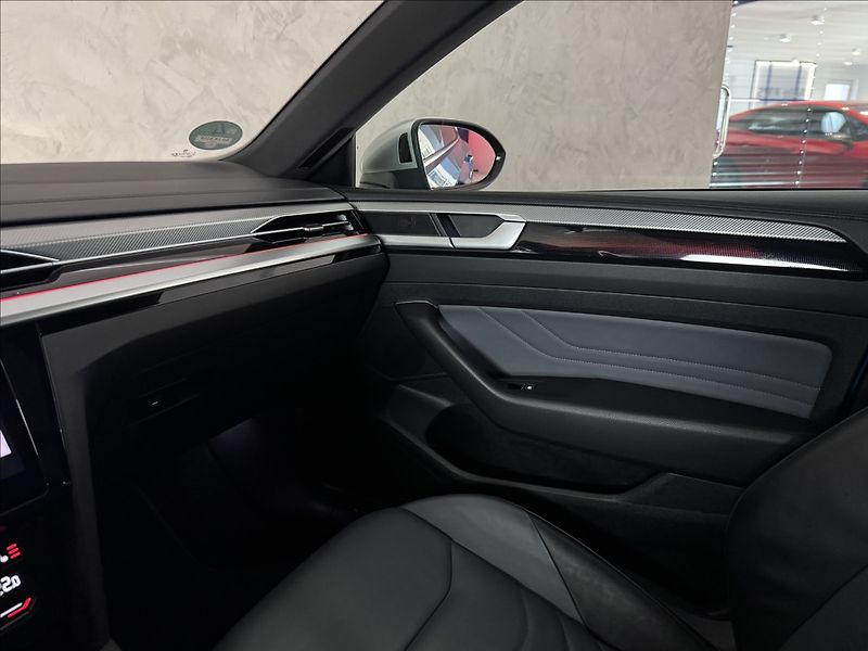 Volkswagen Arteon Shooting Brake 1,4 TSi  DSG eHybrid Elegance - fotka 48 z 49