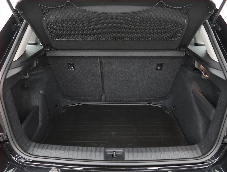 Škoda Kamiq (2023) Ambition 1.0 TSI, klima - fotka 13 z 22