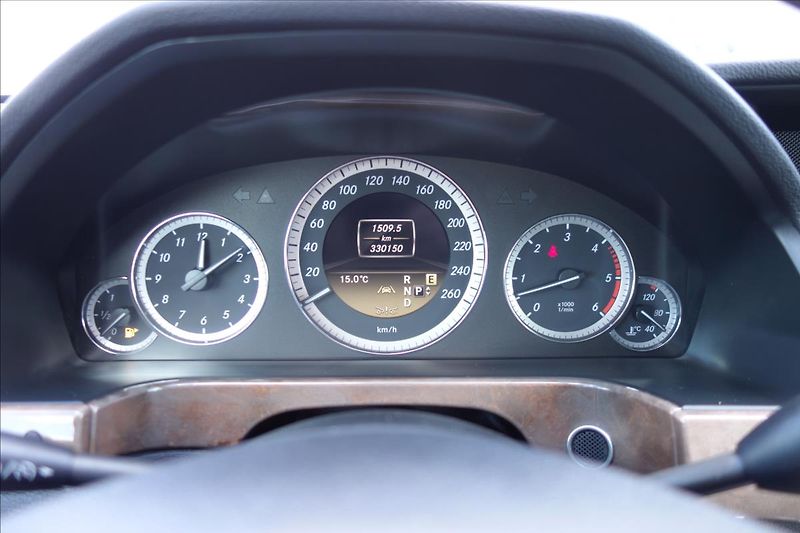 Mercedes-Benz Třídy E 350 CDi 195KW,ELEGANCE. - fotka 30 z 35