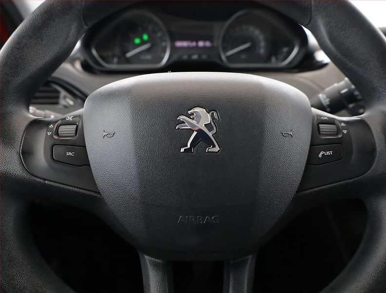 Peugeot 208 (2016) 1.2 PureTech, ČR,1.maj - fotka 8 z 15
