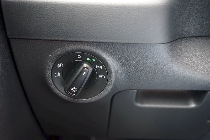 Škoda Karoq (2021) TDI 110 kW DSG Ambition 4x4 - - fotka 23 z 27