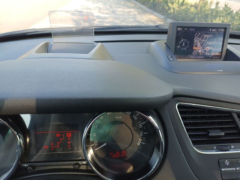 Peugeot 5008 2.0 HDi Automat 7 Míst Panoram - fotka 12 z 14