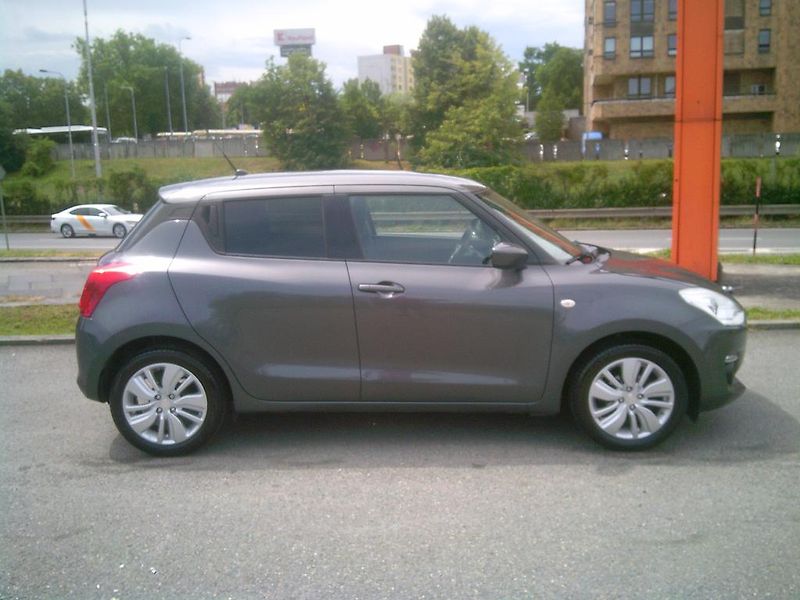 Suzuki Swift (2017) 1.2i KOUPENO ČR,1.MAJITEL - fotka 5 z 12
