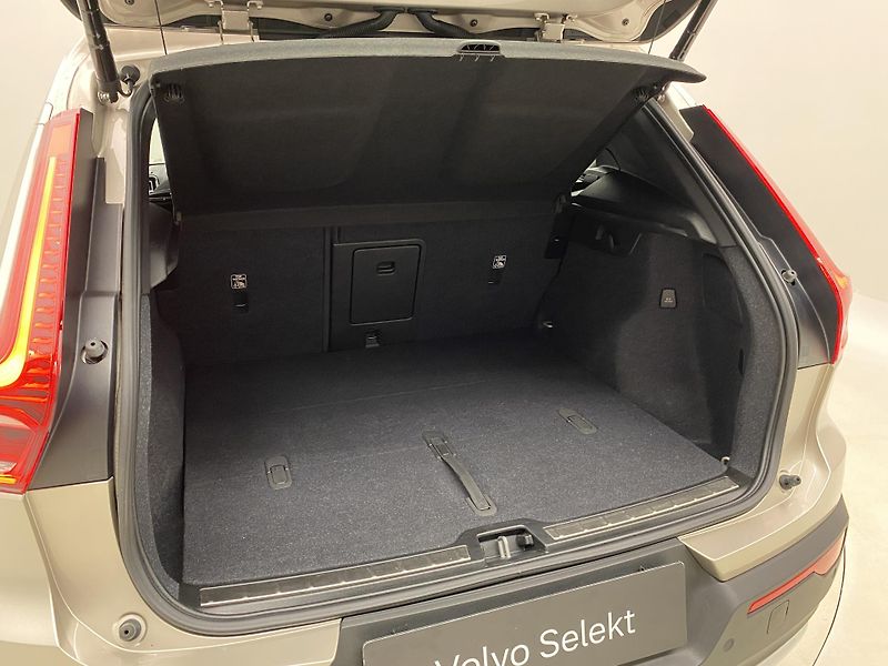 Volvo XC40 B4 BRIGHT PLUS AUT CZ - fotka 6 z 56