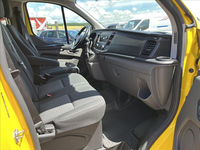 Ford Transit Custom 2,0 TDCi 6.MÍST KLIMA TZ -DPH - fotka 10 z 44
