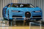 Skutečné Bugatti Chiron a jeho model z Lega