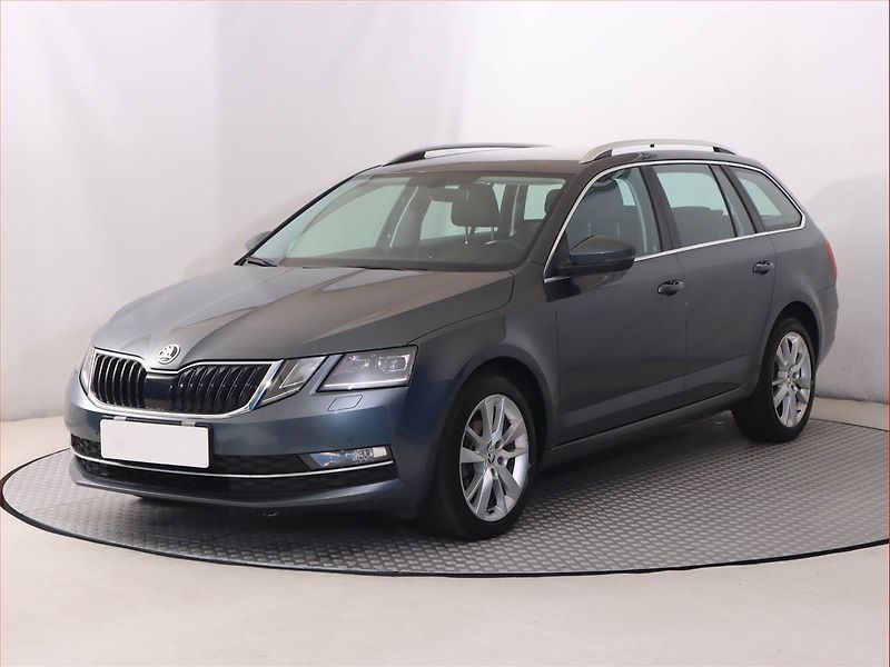 Škoda Octavia (2019) Ambition Plus 1.6 TDI, Automat - fotka 2 z 20
