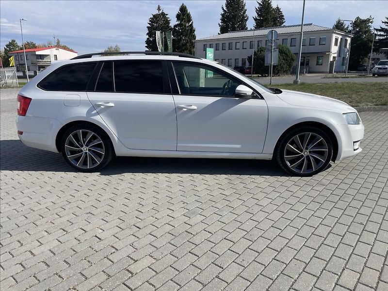 Škoda Octavia 2,0 TDi 135kw DSG 4x4 Klimatr. - fotka 33 z 34