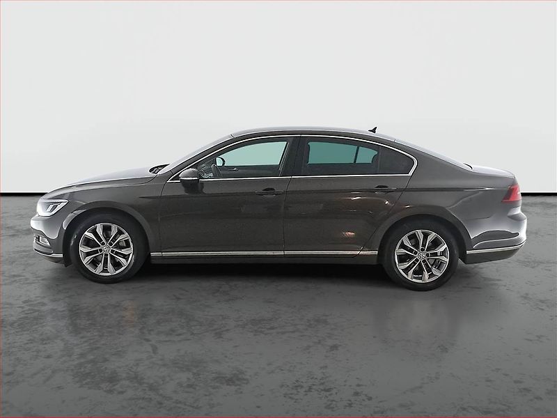Volkswagen Passat (2017) Highline 1.8 TSI, Automat - fotka 3 z 17