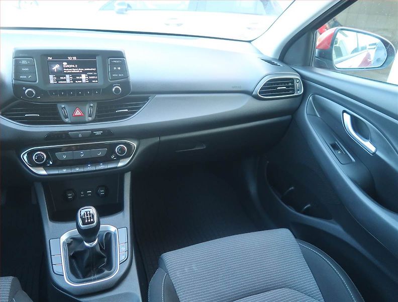 Hyundai i30 (2017) 1.0 T-GDI, Serv.kniha - fotka 8 z 14