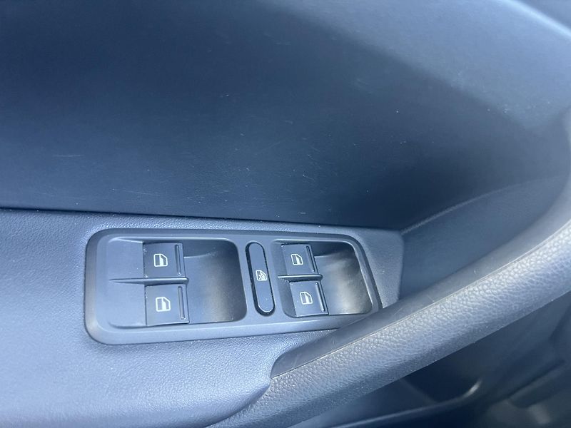 Škoda Yeti 2.0TDi 125kw 4x4 DSG KŮŽE NAVI - fotka 10 z 39