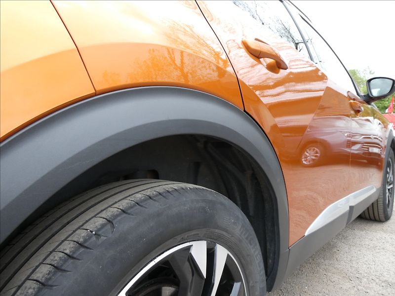 Peugeot 2008 1,2 PureTech 74kW Allure,závěs - fotka 11 z 45