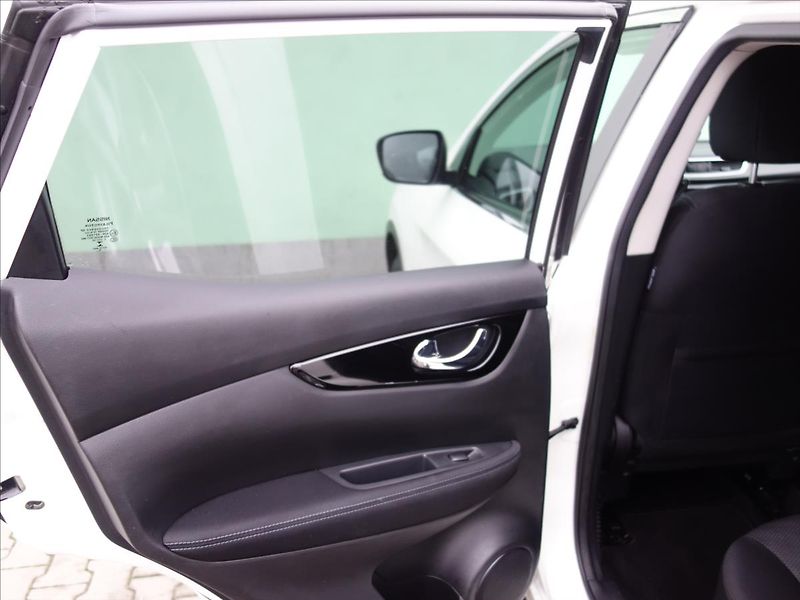 Nissan Qashqai 1,5 81kW NAVI - fotka 28 z 39
