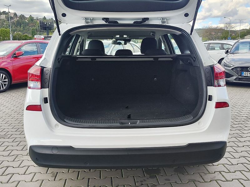 Hyundai i30 1.5 T-GDI/103kW Smart DCT - fotka 9 z 30