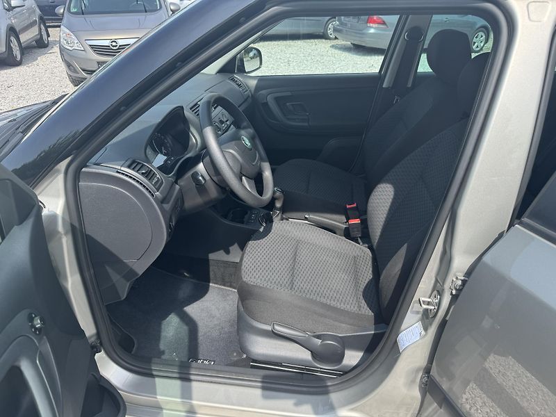 Škoda Fabia 1.2TSi,rezervace  - fotka 12 z 36