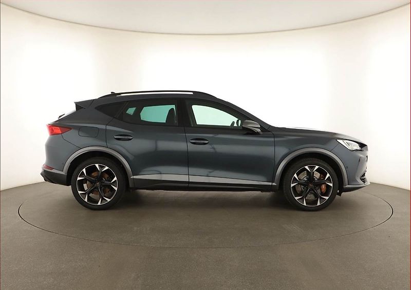 Cupra Formentor (2021) 2.0 TSI VZ 4Drive - fotka 6 z 26