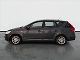 Kia Ceed (2010) 1.6 CRDi, nová STK, rezervace - náhled 2