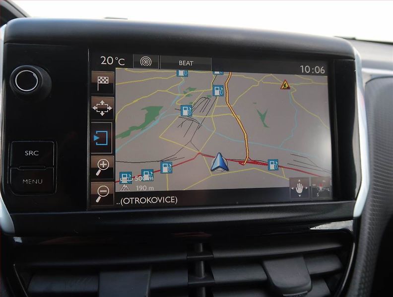 Peugeot 2008 (2016) 1.2 PureTech, Serv.kniha - fotka 13 z 20