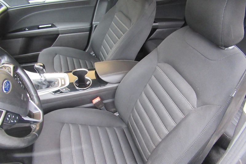 Ford Mondeo 2.0 TDCi AUT. KLIMA NAVIGACE - fotka 14 z 18