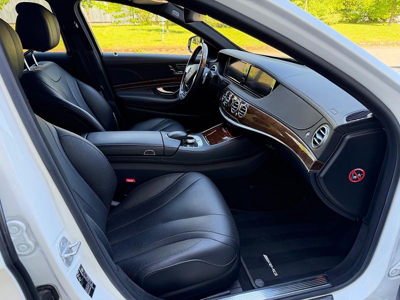 Mercedes-Benz Třídy S S500L 4-matic AMG /servis /  - fotka 25 z 36