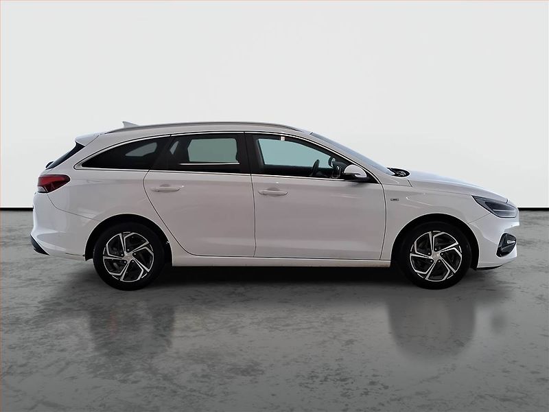 Hyundai i30 (2020) Family Smart 1.5 T-GDI MHEV - fotka 6 z 23