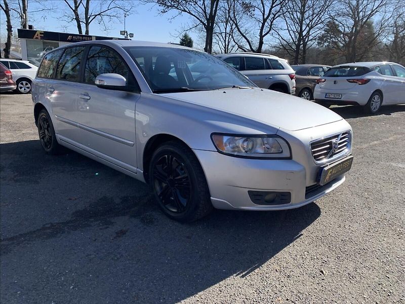 Volvo V50 2,0 D - fotka 3 z 17