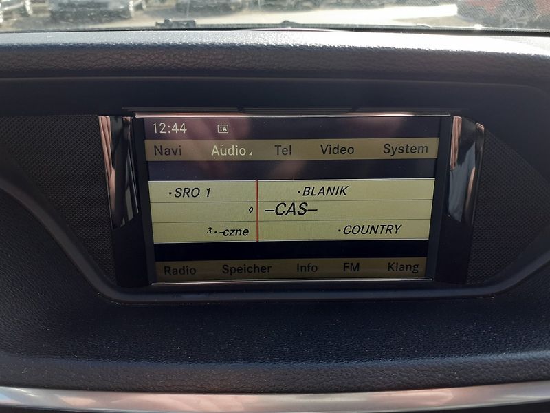 Mercedes-Benz Třídy E (2010) 3.0 6V CDi 4x4 - fotka 12 z 31