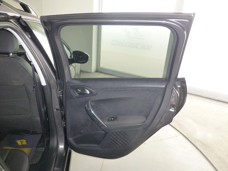 Peugeot 2008 (2015) 1,6HDI-88KW*NAVI*ALU*VYHŘ.SED* - fotka 22 z 29