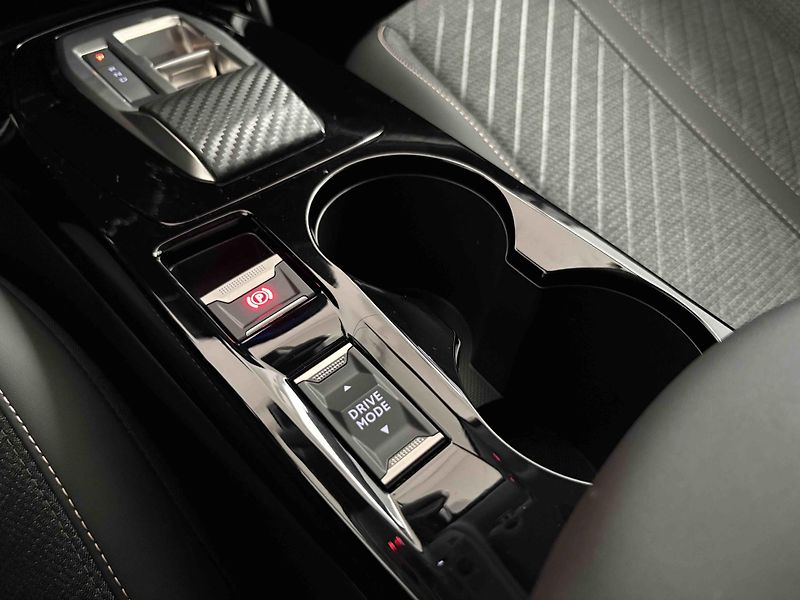 Peugeot 208 (2026) Allure Hybrid 110 e-DCS6 - fotka 19 z 37